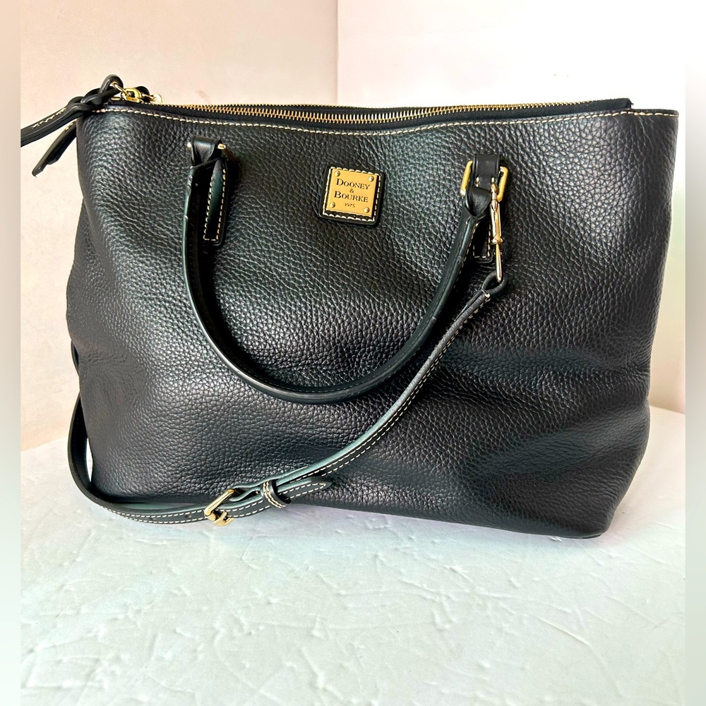 Vintage EUC  Dooney & Bourke Willa Black Pebble Leather Large Satchel